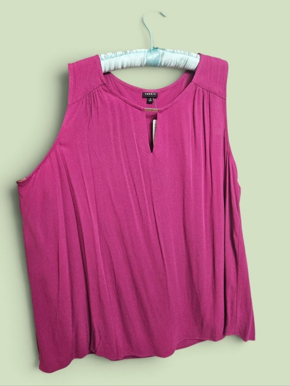 Torrid Magenta Sleeveless Keyhole Tank Top